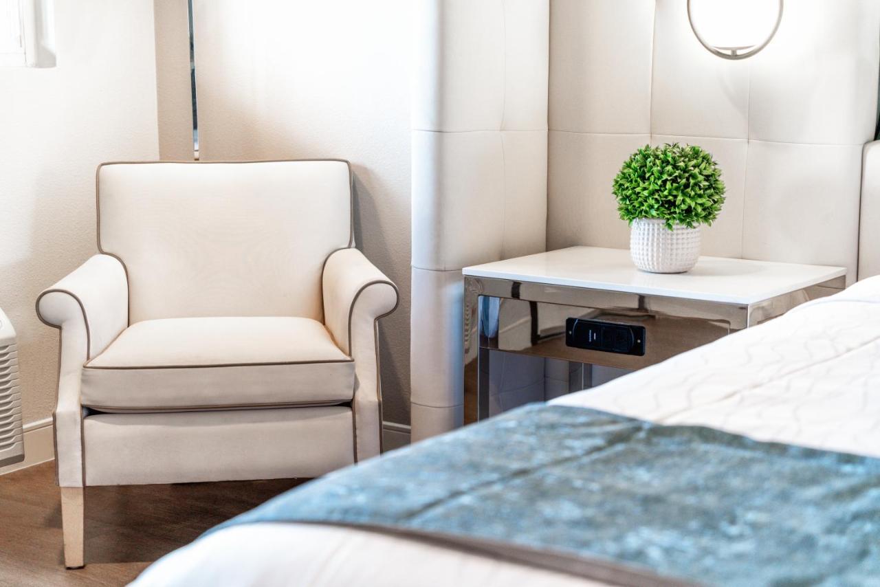 Aspire Inn Studios & Spas Bellflower Exterior foto