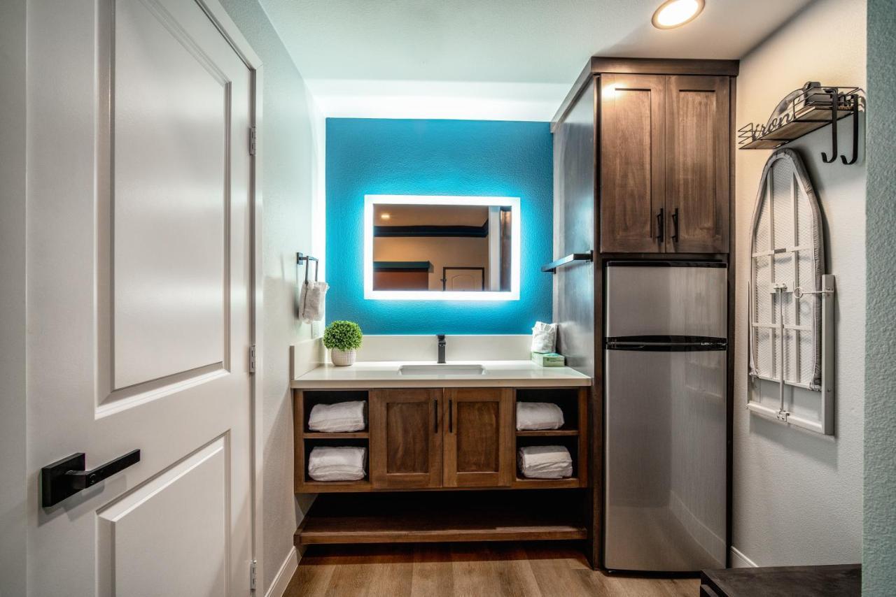 Aspire Inn Studios & Spas Bellflower Exterior foto