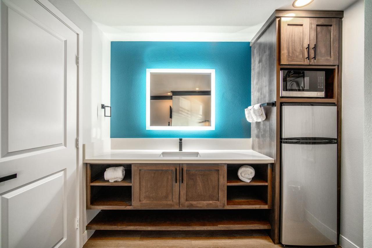Aspire Inn Studios & Spas Bellflower Exterior foto