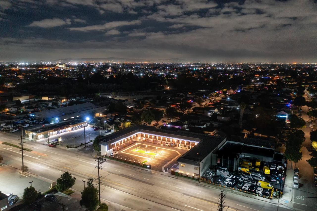 Aspire Inn Studios & Spas Bellflower Exterior foto