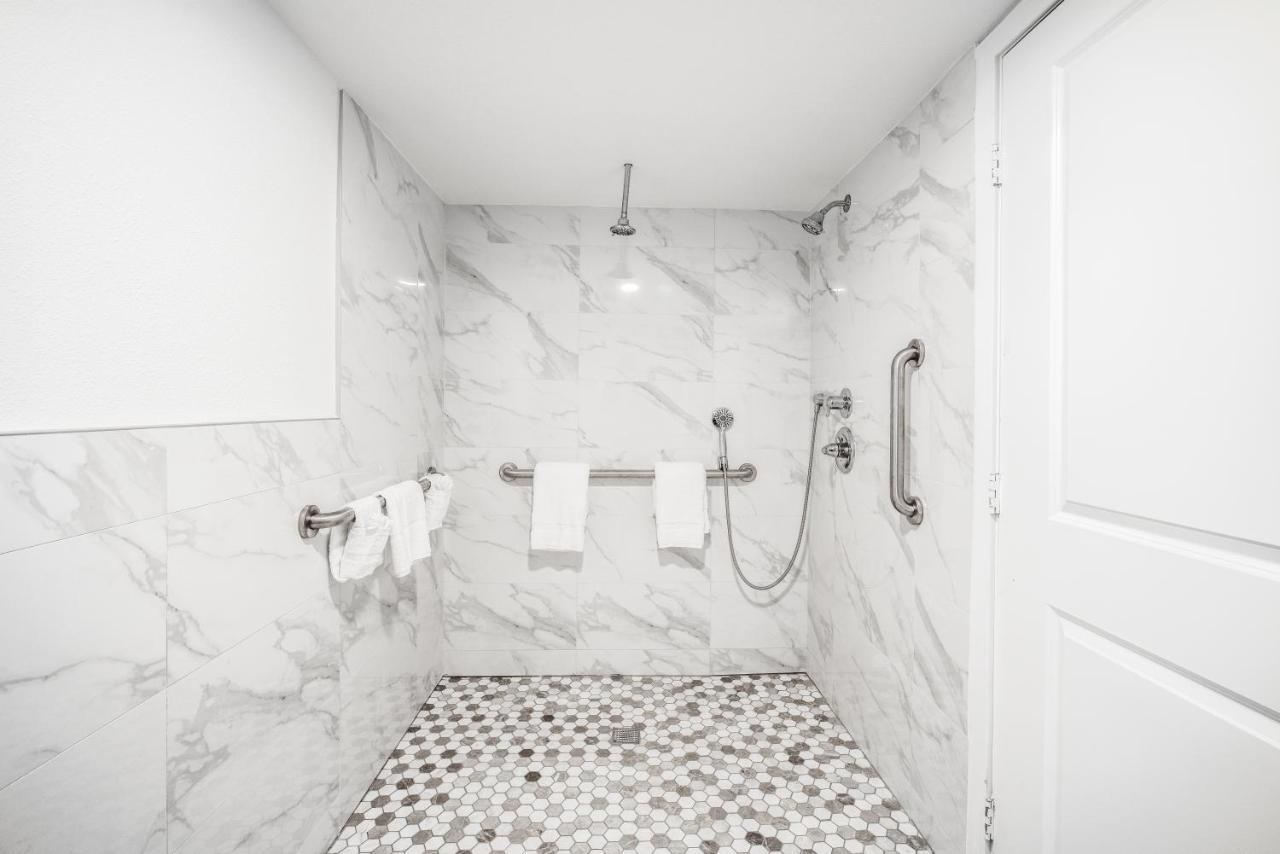 Aspire Inn Studios & Spas Bellflower Exterior foto
